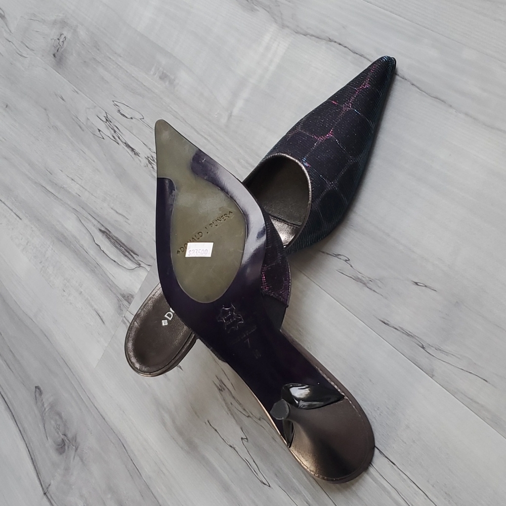 NWT BEAUTIFUL HOLOGRAM DONALD J PLINER KITTEN 😸 Heels - Picture 8 of 10